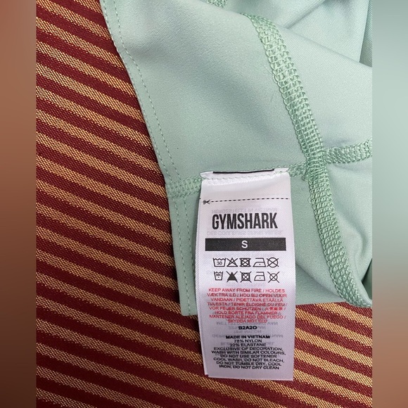 Gymshark Green Shorts Lightweight Comfort size S - Picture 3 of 3